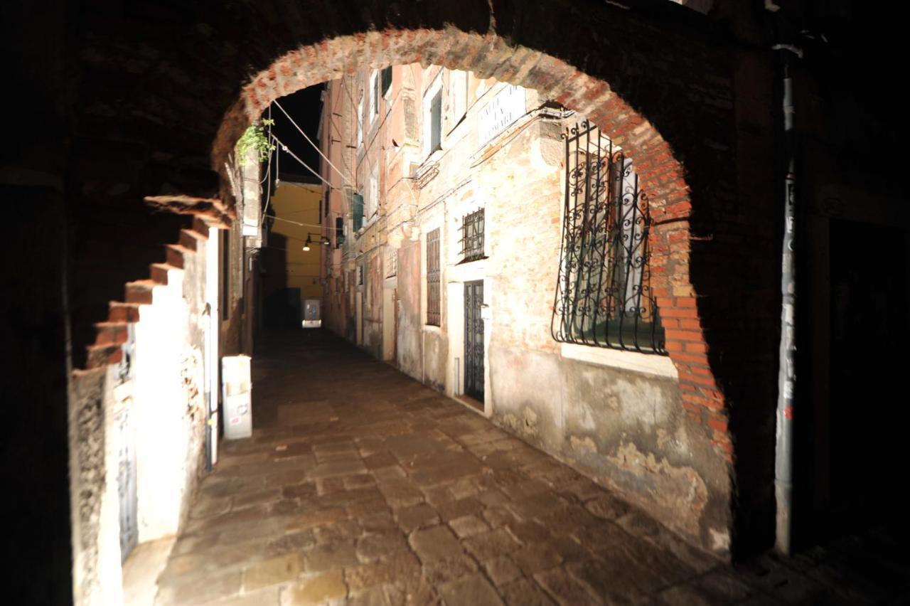 Calle De La Comare Venezia Esterno foto