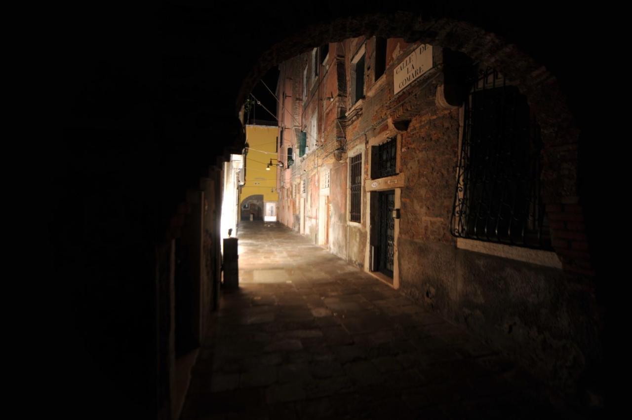 Calle De La Comare Venezia Esterno foto